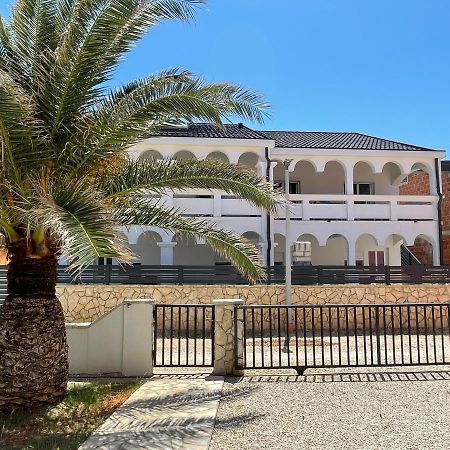 Apartmenthouse Ines Vir Exterior foto
