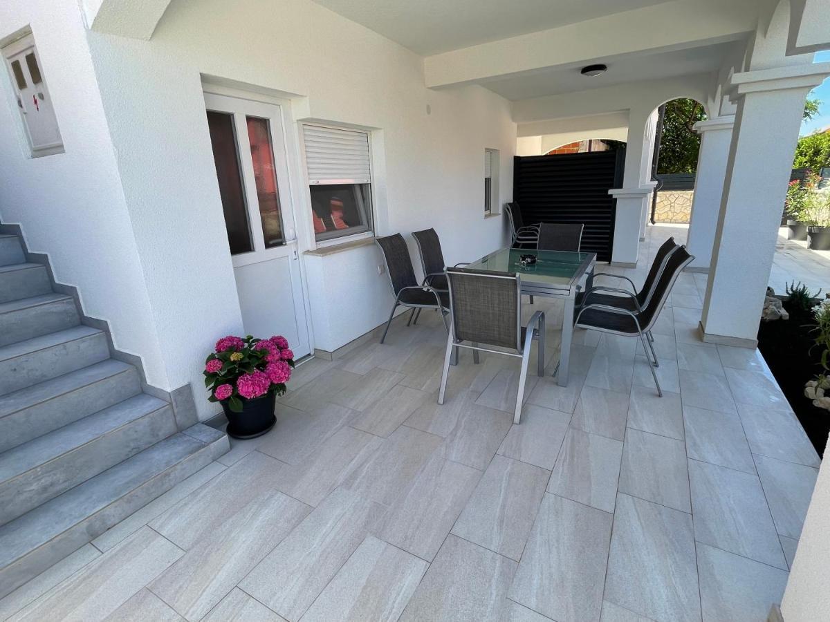 Apartmenthouse Ines Vir Exterior foto