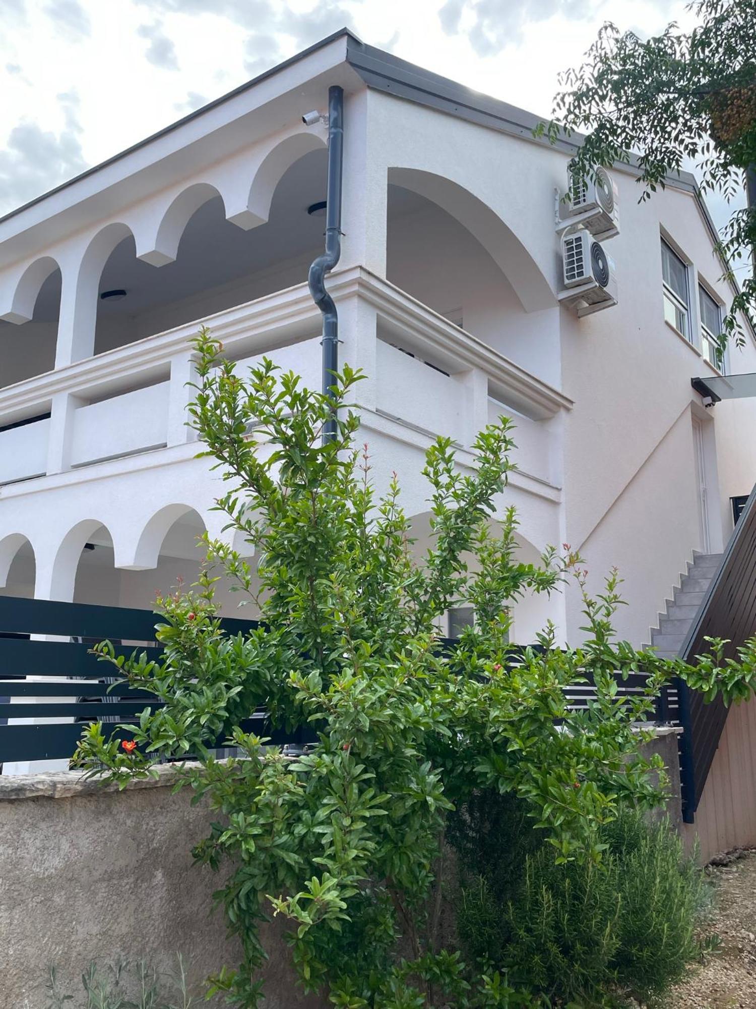 Apartmenthouse Ines Vir Exterior foto